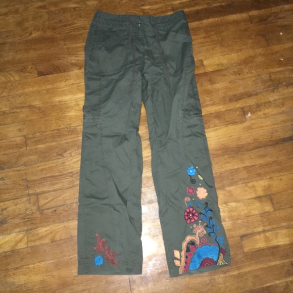 Chico's Pants - Chico’s size 0 embroidered gorgeous**